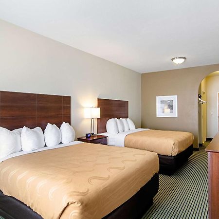 Quality Inn & Suites Near Tanger Outlet Mall Gonzales Exterior photo