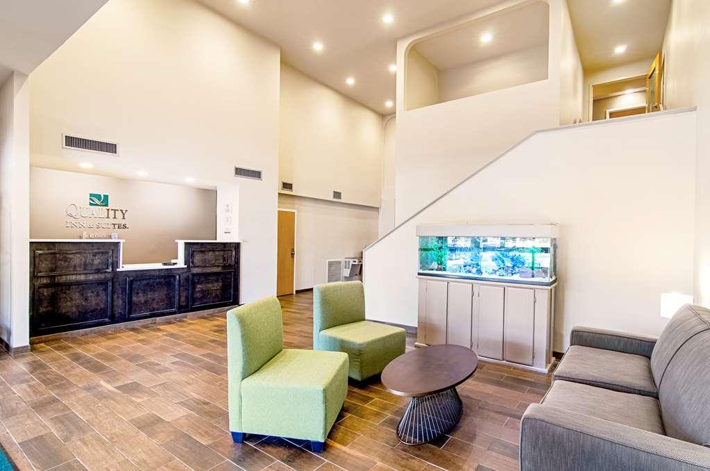 Quality Inn & Suites Near Tanger Outlet Mall Gonzales Interior photo