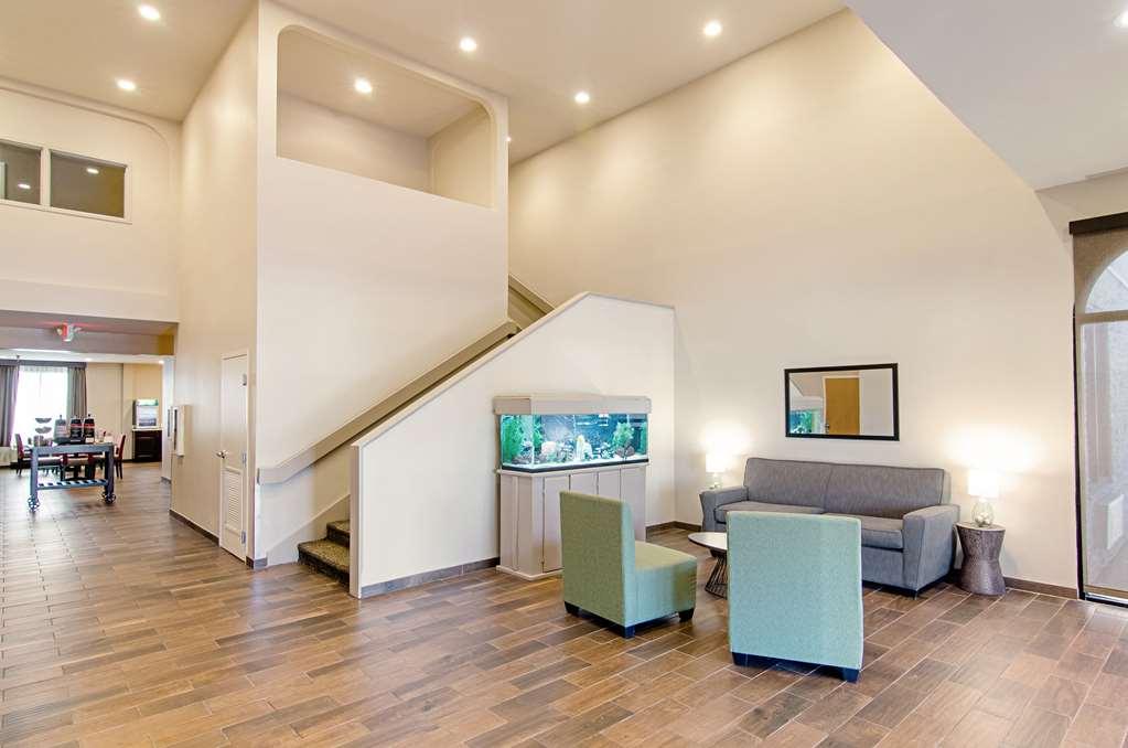 Quality Inn & Suites Near Tanger Outlet Mall Gonzales Interior photo